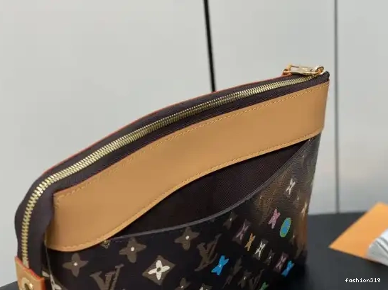 VOYAGE POCHETTE VUITTON SOUPLE-32*21*8CM LOUIS 0504